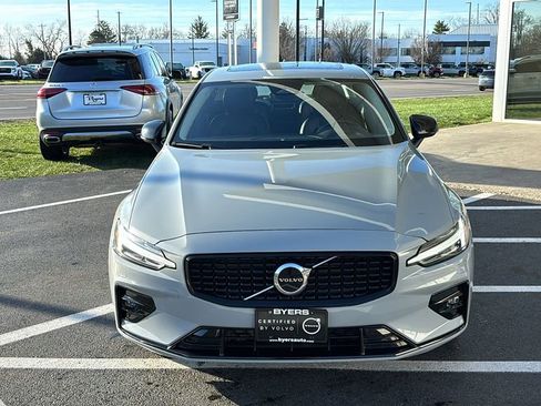 Certified 2025 Volvo S60 B5 Core image 5