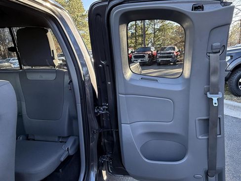 Used 2015 Toyota Tacoma 4x4 Access Cab image 24