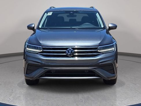 Used 2022 Volkswagen Tiguan SE FWD image 3
