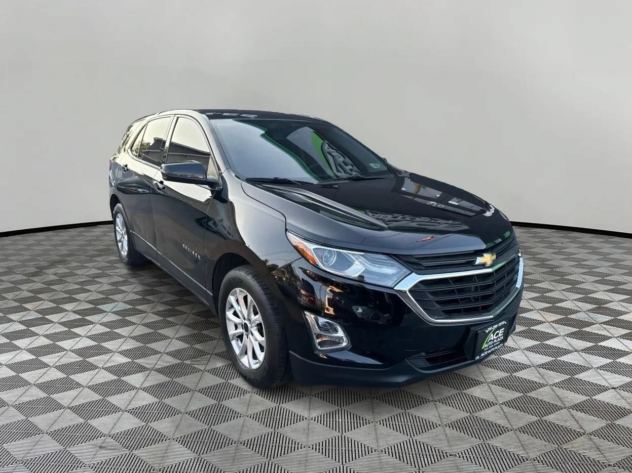 Used 2018 Chevrolet Equinox LT FWD image 1