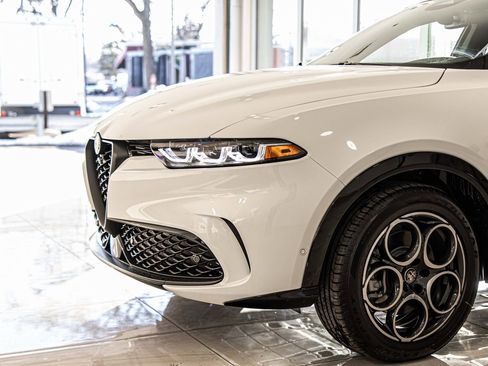 New 2025 Alfa Romeo Tonale w/ Premium Package image 4