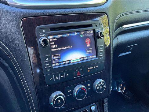 Used 2016 Chevrolet Traverse LT w/ Style and Technology Package FWD image 10