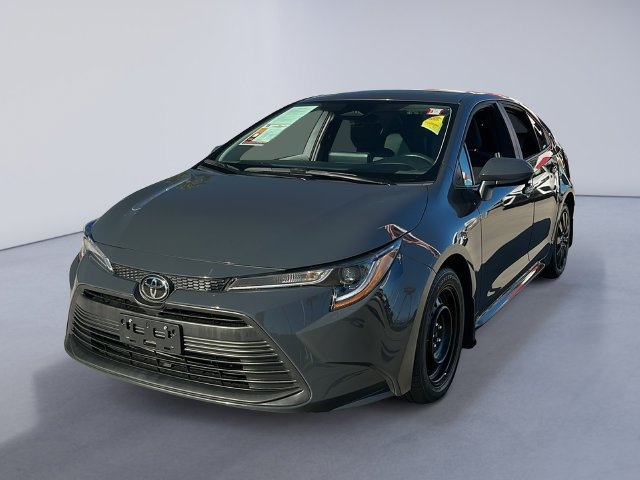 Used 2025 Toyota Corolla LE FWD image 1
