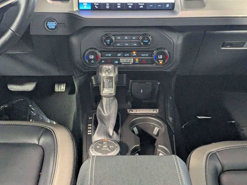 Used 2025 Ford Bronco Outer Banks AWD/4WD image 43