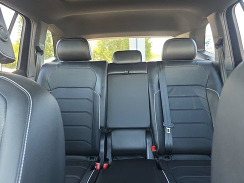 Used 2022 Volkswagen Tiguan SEL R-Line AWD/4WD image 38