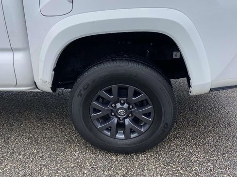 Used 2023 Toyota Tacoma SR5 w/ Technology Package image 9