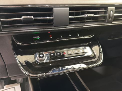 Used 2025 Lincoln Corsair FWD image 21