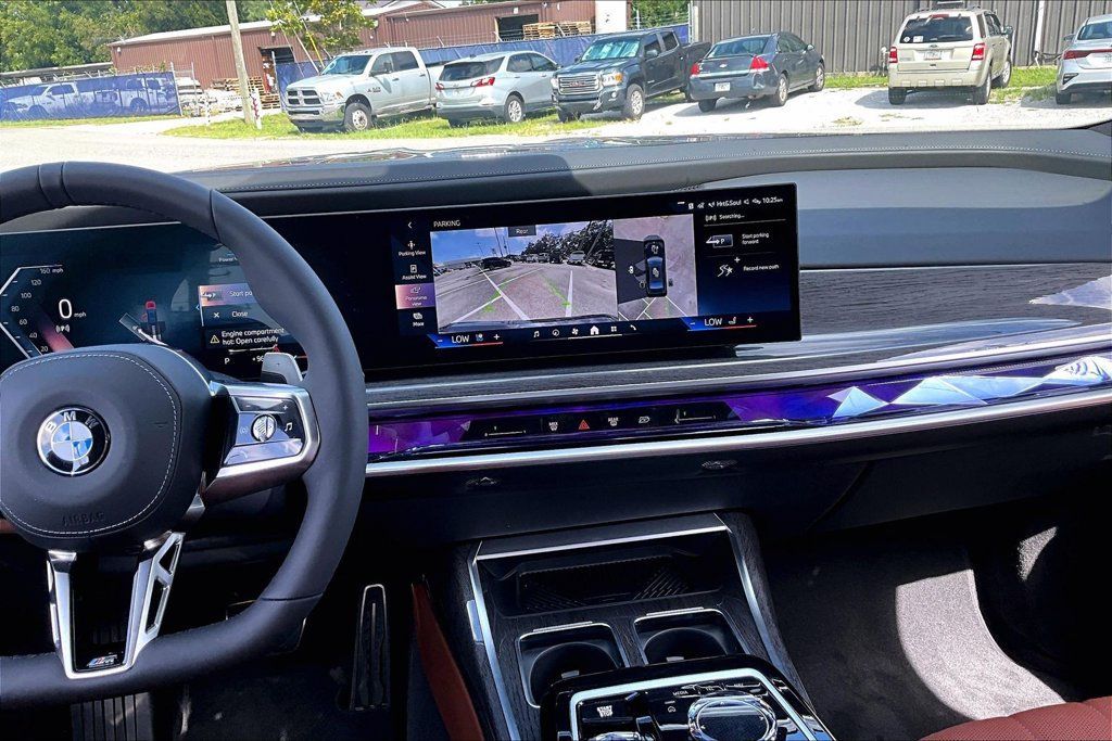 Used 2026 BMW 760i xDrive w/ Executive Package AWD/4WD image 9