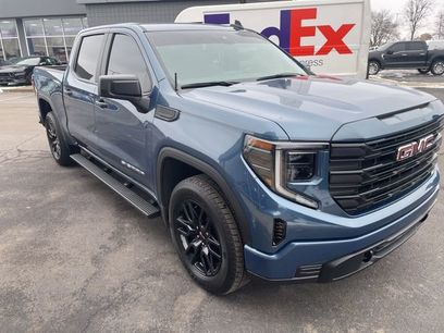 Used 2024 GMC Sierra 1500 Pro w/ Graphite Edition