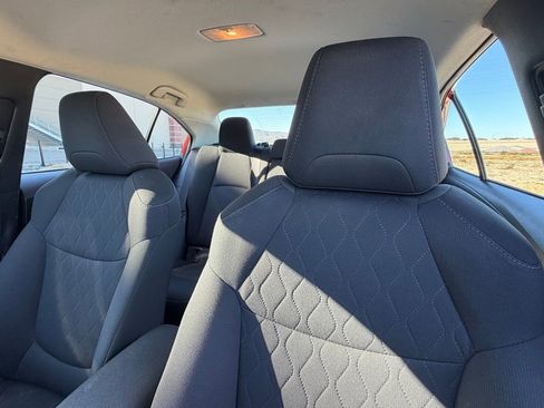 Used 2021 Toyota Corolla LE image 12