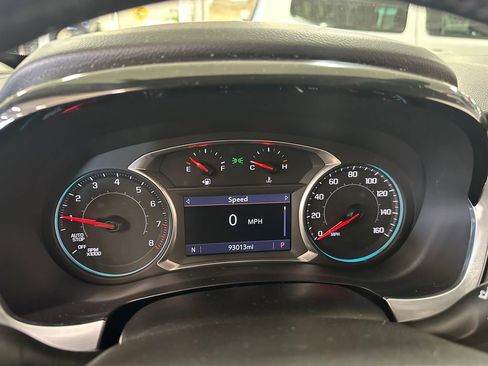 Used 2020 Chevrolet Traverse LT FWD image 16