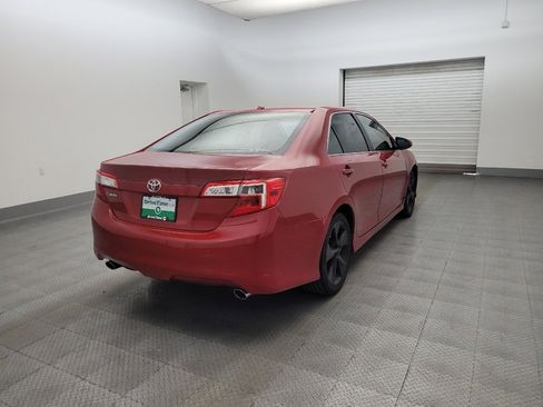 Used 2014 Toyota Camry SE image 9
