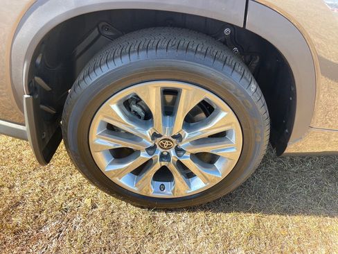 Used 2022 Toyota Highlander Limited image 22