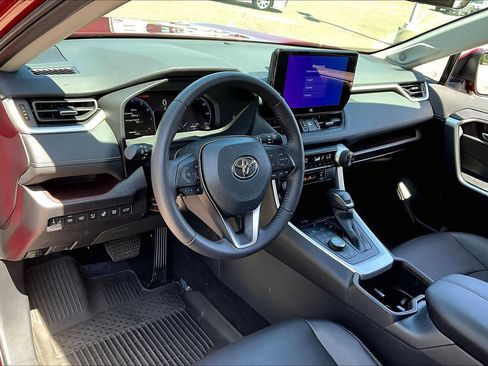 Used 2025 Toyota RAV4 Limited w/ Advanced Technology Package AWD/4WD image 17