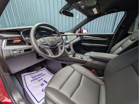 Used 2023 Cadillac XT5 Luxury FWD image 14
