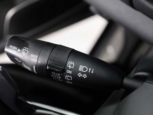 Used 2017 Maserati Levante S image 31