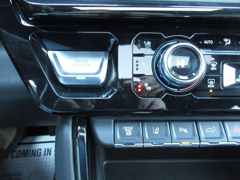 Used 2024 GMC Sierra 2500 AT4 w/ AT4 Premium Plus Package image 32