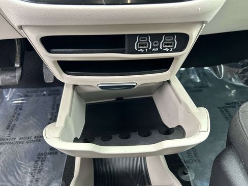 Used 2023 Chrysler Voyager LX FWD image 29