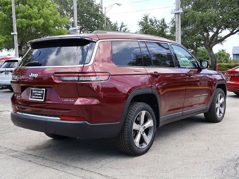 Used 2022 Jeep Grand Cherokee L Limited AWD/4WD image 13
