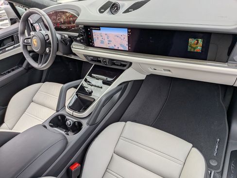 New 2026 Porsche Cayenne GTS image 27