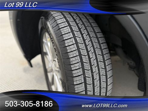Used 2018 Dodge Durango SXT w/ 3rd Row Seating Group AWD/4WD image 24