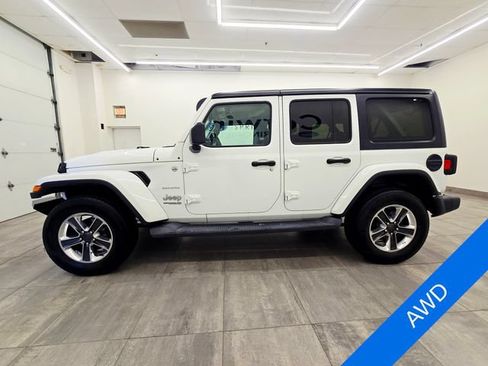 Used 2019 Jeep Wrangler Unlimited Sahara AWD/4WD image 2