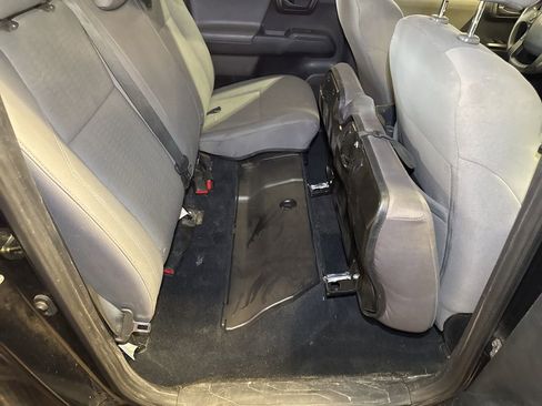 Used 2019 Toyota Tacoma SR RWD image 15