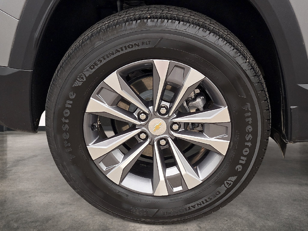 Used 2026 Chevrolet Equinox LT w/ Convenience Package II FWD image 7