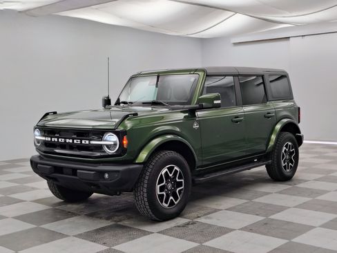 Used 2023 Ford Bronco Outer Banks image 7