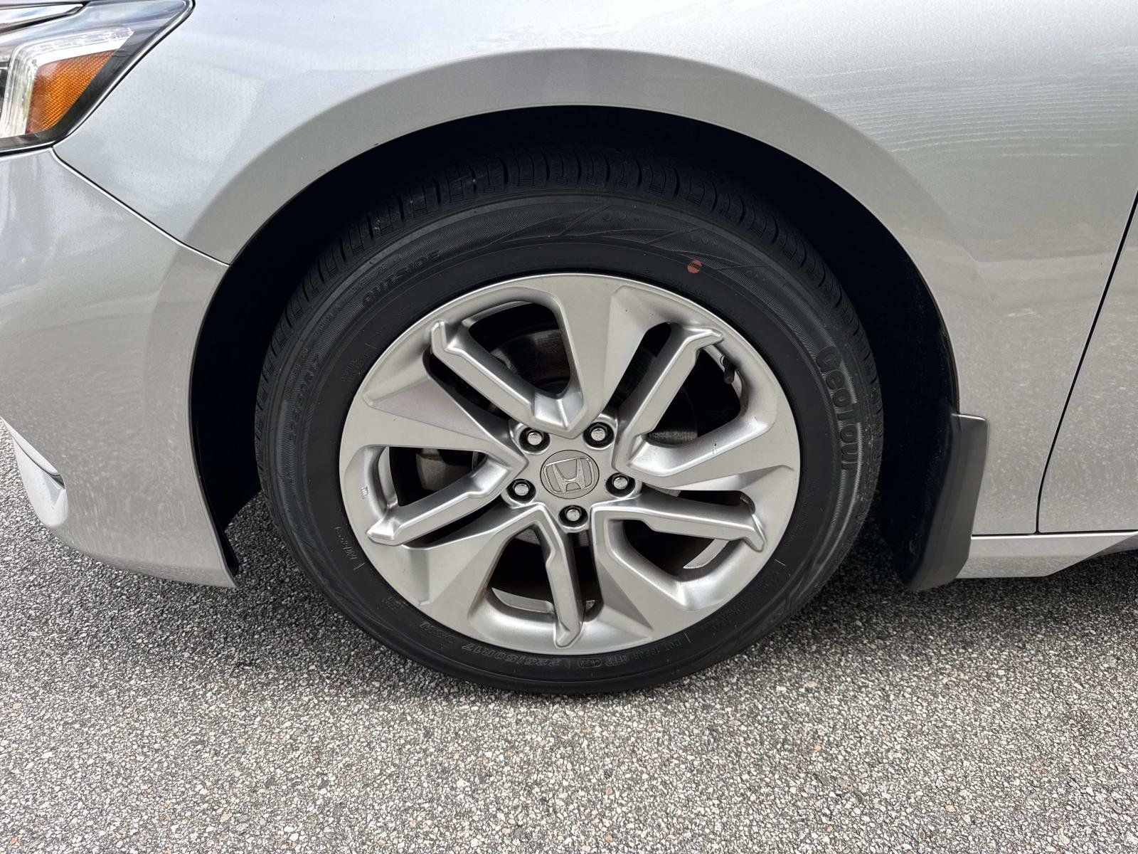 Used 2019 Honda Accord LX image 10