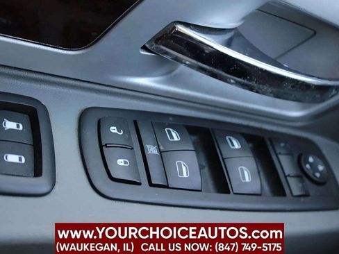 Used 2010 Chrysler Town & Country Touring image 32