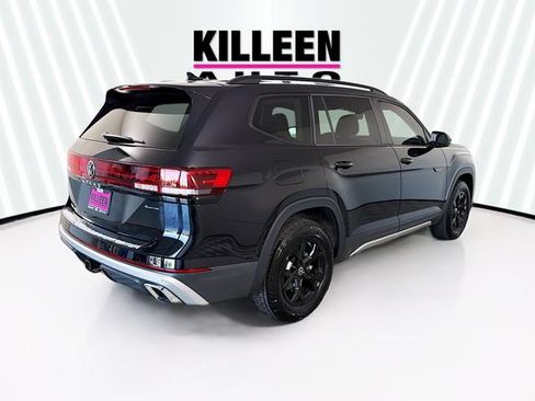 Used 2025 Volkswagen Atlas Peak Edition SE AWD/4WD image 7