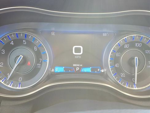 Used 2019 Chrysler 300 Touring L w/ Quick Order Package 22F image 19