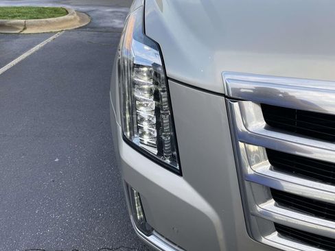 Used 2016 Cadillac Escalade Premium image 15