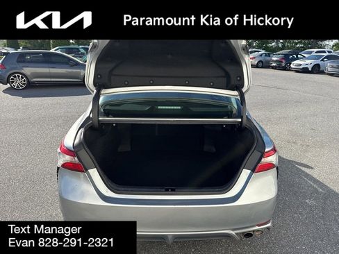 Used 2019 Toyota Camry SE FWD image 10