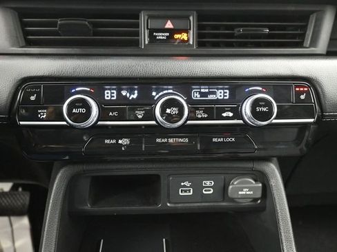 Certified 2025 Honda Pilot Touring image 18