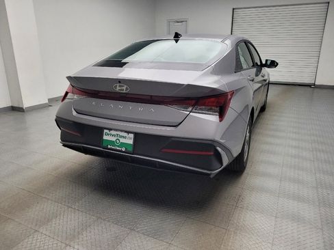 Used 2025 Hyundai Elantra SE w/ Cargo Package FWD image 7