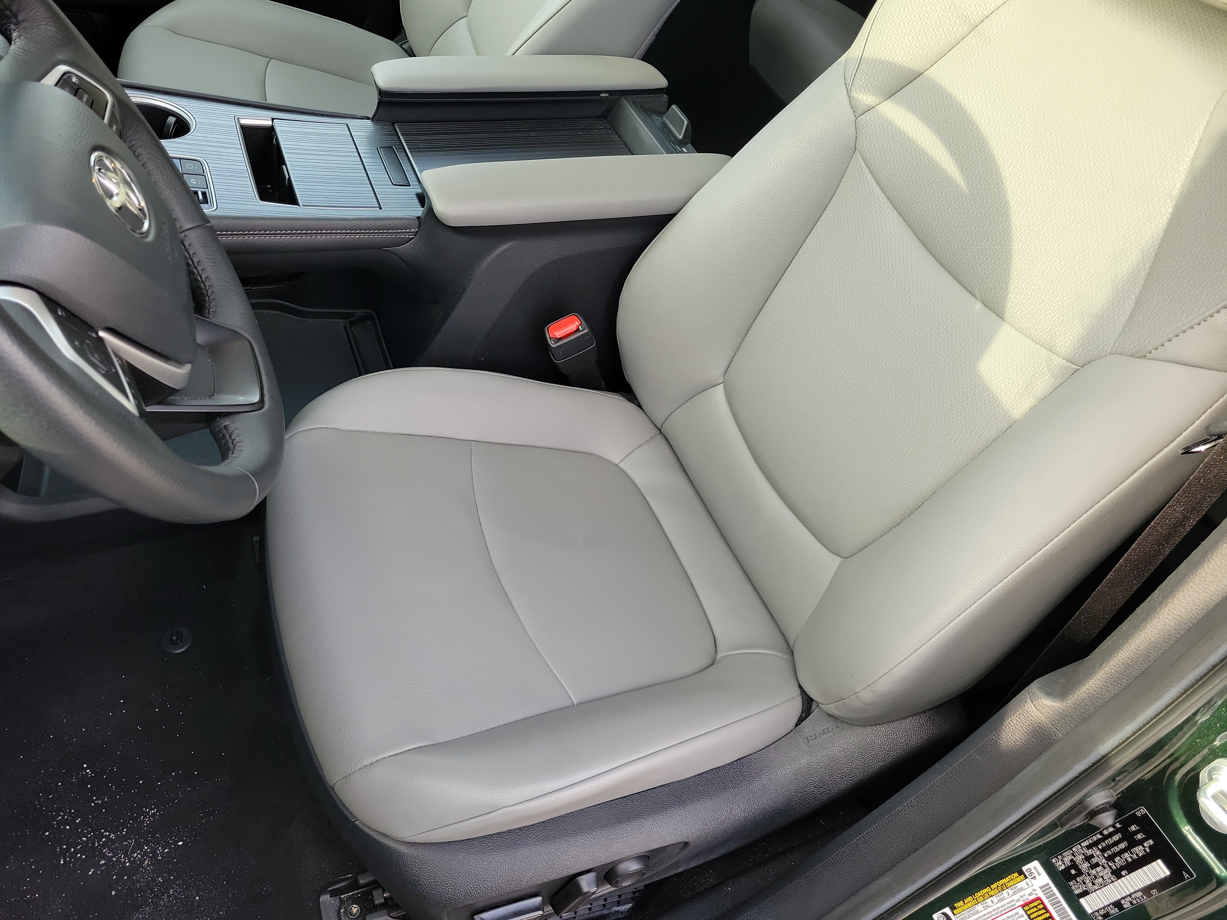 Used 2026 Toyota Sienna XLE FWD image 20