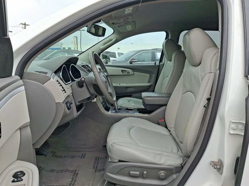 Used 2010 Chevrolet Traverse LT w/ Personal Connectivity Package FWD image 14