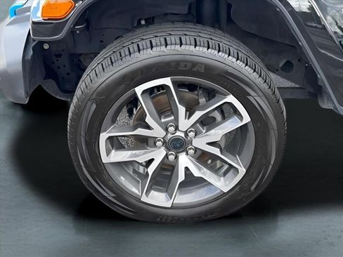 Used 2024 Jeep Wrangler Unlimited image 16