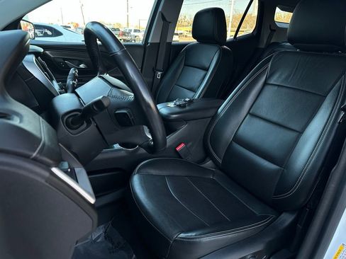 Used 2022 GMC Terrain SLT image 14