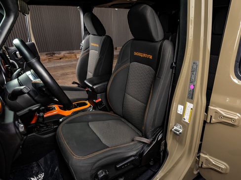 Used 2020 Jeep Gladiator Mojave w/ LED Lighting Group image 29