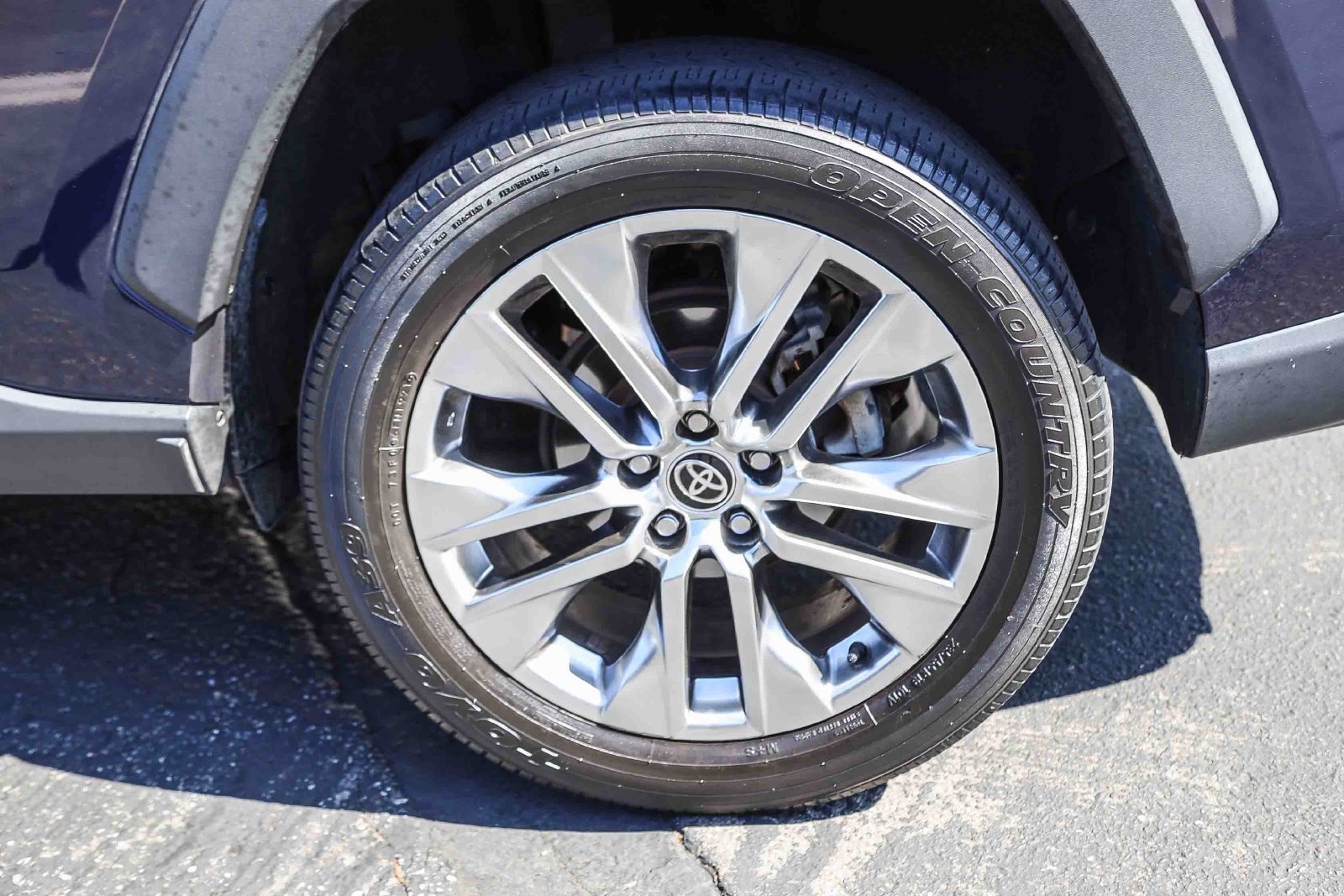 Certified 2021 Toyota RAV4 XLE Premium AWD/4WD image 9