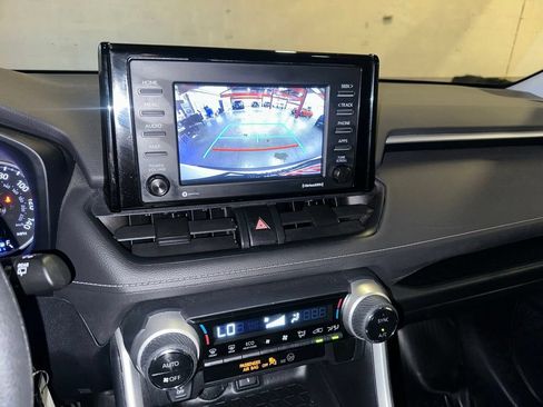 Used 2020 Toyota RAV4 LE w/ All Weather Liner Package AWD/4WD image 21