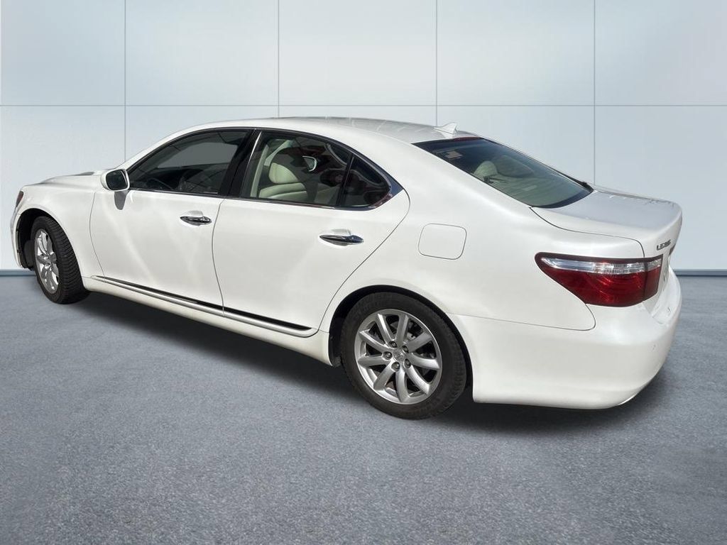 Used 2007 Lexus LS 460 RWD image 6