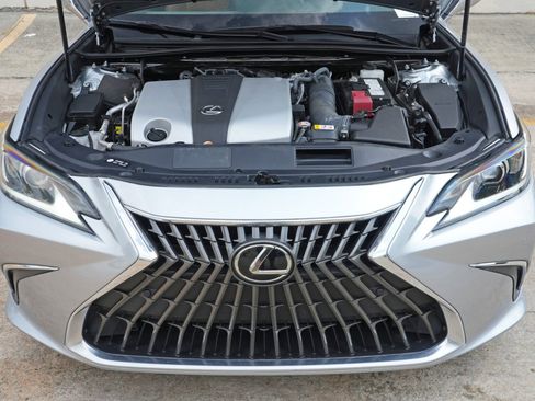 Used 2024 Lexus ES 350 w/ Premium Package FWD image 8