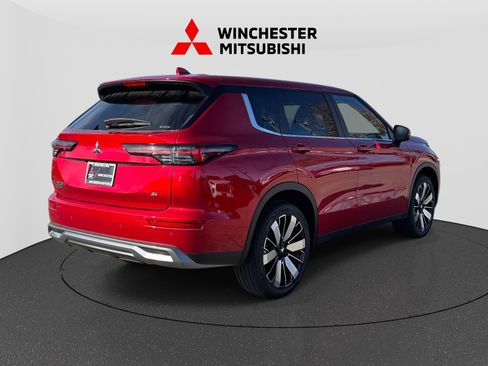 New 2025 Mitsubishi Outlander SE image 2