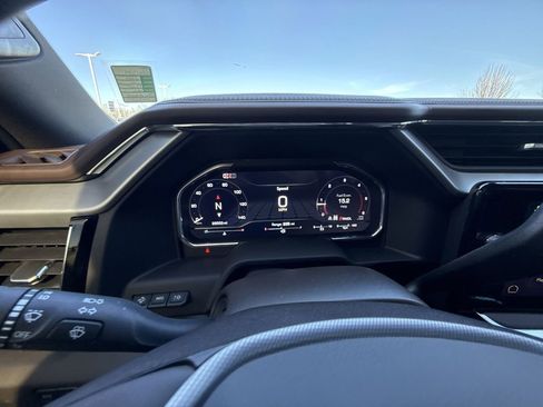 Certified 2025 GMC Sierra 2500 Denali w/ Max Trailering Package image 18