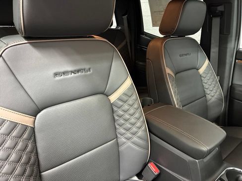 New 2026 GMC Canyon Denali AWD/4WD image 10