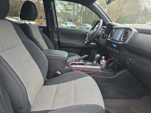 Used 2023 Toyota Tacoma TRD Off-Road image 12